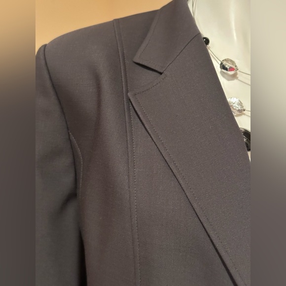Talbots Charcoal Gray 2 Button Blazer With Pockets  & 4 Button Sleeves Sz 12W P - Picture 3 of 14